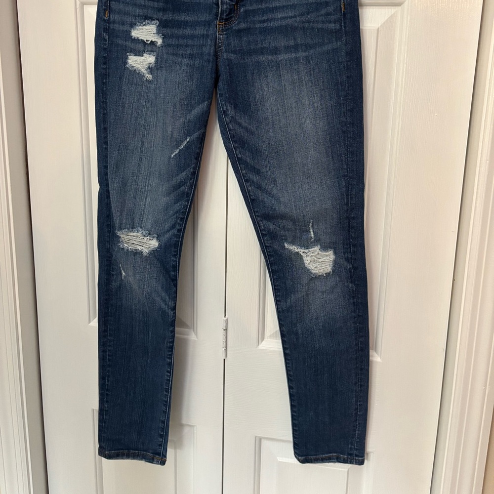 Loft distressed high waist skinny jeans. Size 28/6